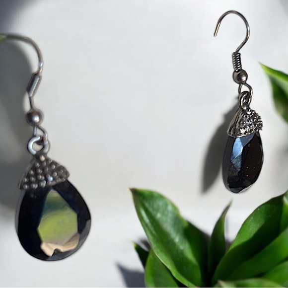 ✨ Esmor 4-Strand Necklace & Earrings Set – Vintage Demi Parure ✨ - Picture 5 of 16